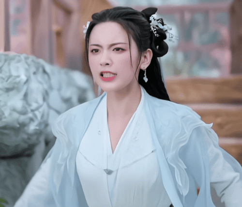 Những cảnh tỏ vẻ dễ thương của Dương Siêu Việt khiến nhiều khán giả khó chịu. Những cảnh tỏ vẻ dễ thương của Dương Siêu Việt khiến nhiều khán giả khó chịu.