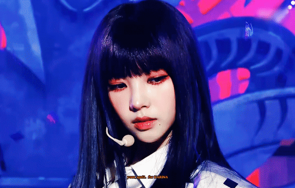 Khoảnh khắc "tiên tử kết màn" khiến fan "đứng hình chục giây" của Karina.