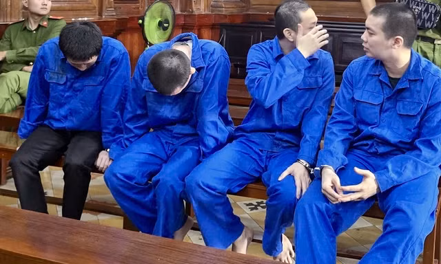 Các bị cáo tại phiên tòa.