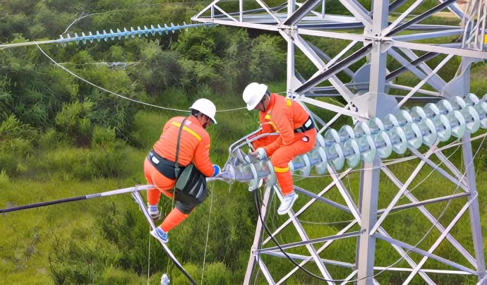 Tổng Công ty Truyền tải điện Quốc gia trước ngã rẽ tách khỏi EVN