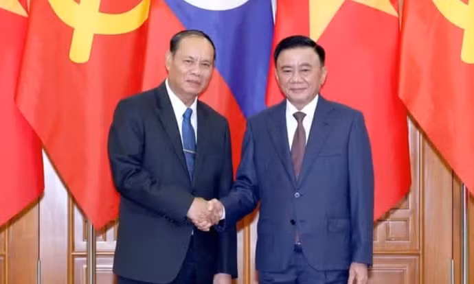Thường trực Ban Bí thư Trần Cẩm Tú hội đàm với Thường trực Ban Bí thư Trung ương Đảng Nhân dân Cách mạng Lào