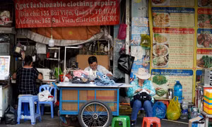 Rời chung cư xuống cấp ở Bùi Viện, dân mở tiệm bên cạnh chờ nhà mới