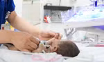 Phát hiện bé sơ sinh mang nhóm máu cực hiếm, bác sĩ xoay chuyển tình thế trong đêm