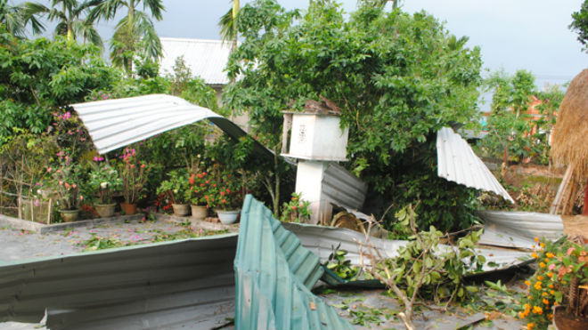 Theo ông Trịnh Đức Hùng, Chủ tịch UBND huyện Phong Điền (tỉnh TT-Huế), đây là một trong số ít những trận lốc có cường độ và sức tàn phá mạnh nhất xảy ra trên địa bàn từ trước đến nay, dù thời gian quét qua địa bàn rất ngắn.