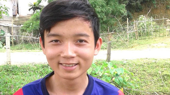 Em Đặng Đình Đồng - học sinh lớp 10 nhặt được của rơi, trả người đánh mất (Ảnh: Thanh Khê).