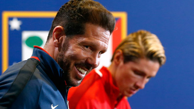 Diego Simeone thể hiện sự tự tin trong buổi họp báo trước trận. Ảnh: Reuters.