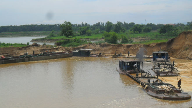 Dừng hoạt động các bãi tập kết cát trái phép