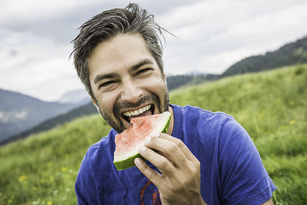 Nam giới chọn dưa hấu để tăng độ nam tính.