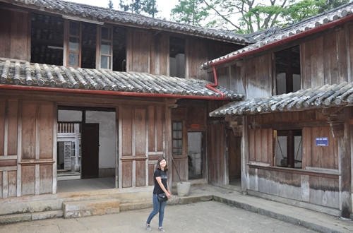 Dinh thự vua Mèo được xây dựng tốn 15.000 đồng bạc hoa xòe. Ảnh: VT.