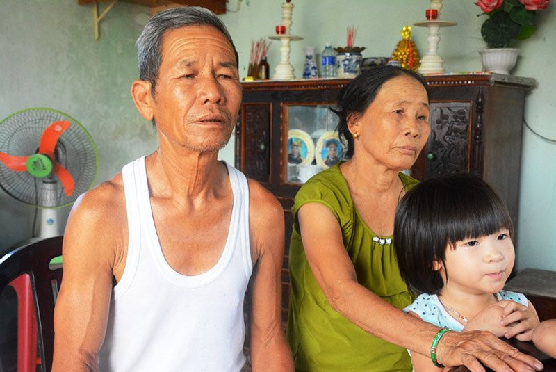 Vợ chồng ông Nguyễn Văn Nghĩa.