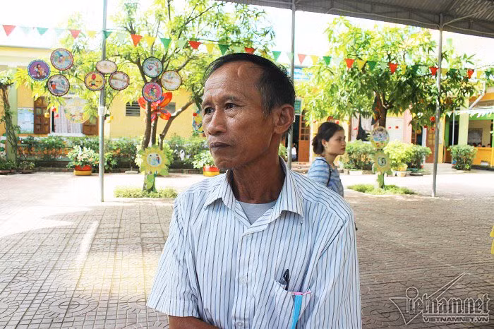 Ông Nguyễn Văn Tư bức xúc vì cháu ông không được nhận vào học