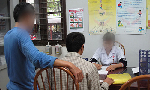 Bệnh nhân tâm thần được làm hồ sơ bệnh án trước khi điều trị nội trú Ảnh Ngọc Dung