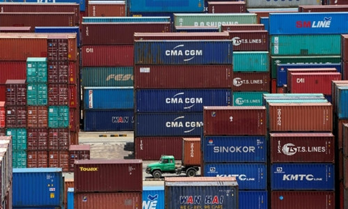 Container tại một cảng biển tại Thượng Hải (Trung Quốc). Ảnh: Reuters