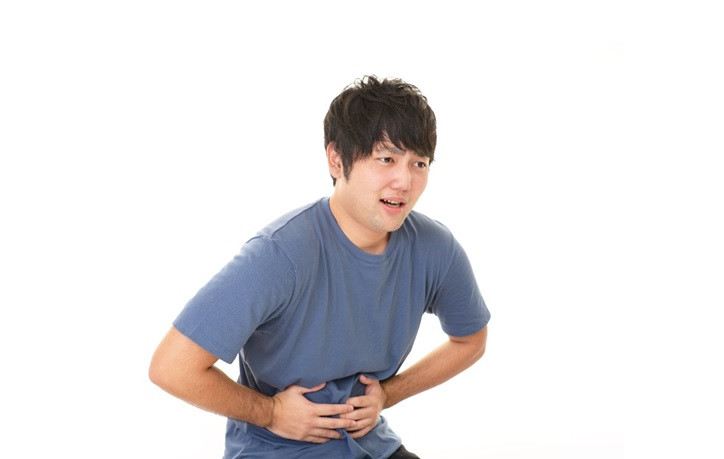 Người viêm đại tràng khổ sở với các triệu chứng hành hạ