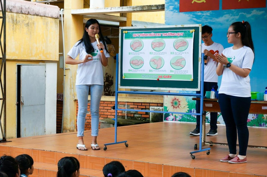 “Clean Hands Project” - Thiên Hà thuyết trình về Quy trình rửa tay 6 bước “đúng chuẩn”