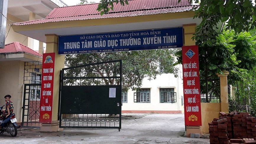 Trung tâm Giáo dục thường xuyên tỉnh Hòa Bình, nơi có đến 116 thí sinh là các chiến sĩ nghĩa vụ (chiếm hơn nửa tổng số đối tượng này của tỉnh Hòa Bình) dự thi THPT quốc gia 2018. Ảnh: Thanh Hùng.