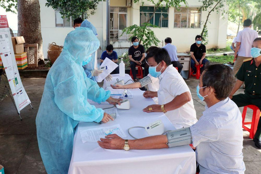 Vắc xin ở Bình Dương đang nằm trong kho vì thiếu nhân lực