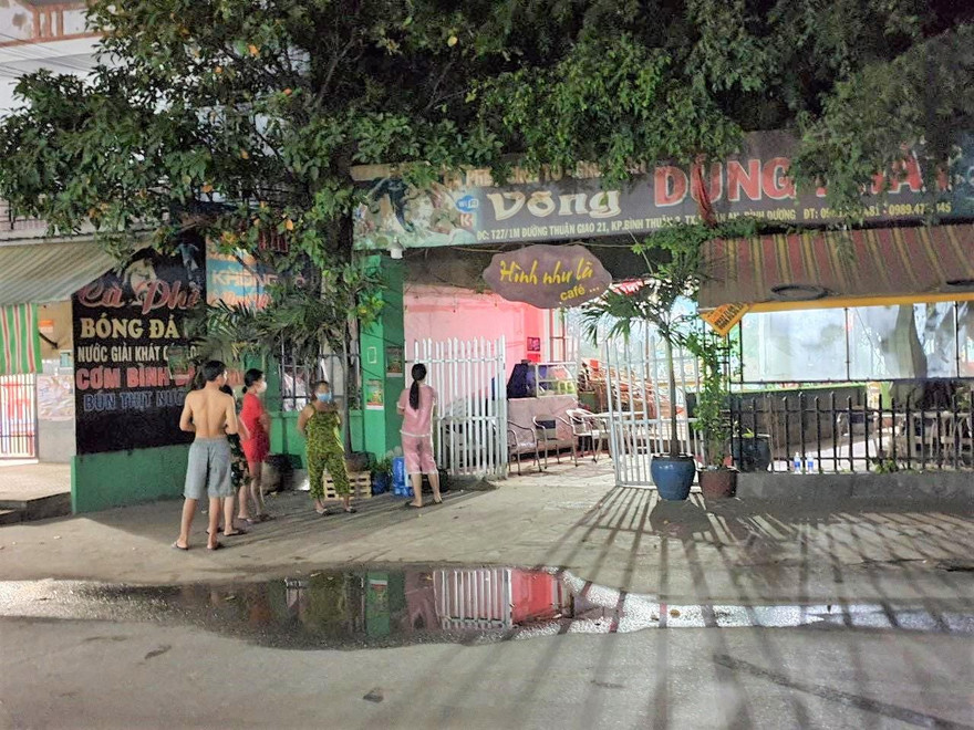 Chủ quán cà phê võng đâm vợ tử vong