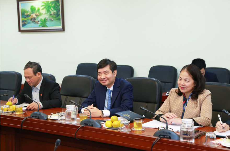 Ông Tạ Anh Tuấn - Tổng Giám đốc KBNN phát biểu, trao đổi tại buổi tiếp và làm việc với đoàn công tác