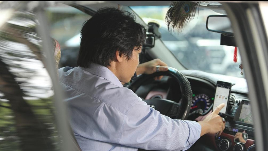 Chiếc xe ô tô chạy dịch vụ đôi khi là gánh nặng đối với các tài xế 4 bánh (Hình ảnh minh hoạ)