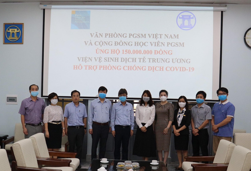 Những 'chiến sĩ' thầm lặng trong cuộc chiến với COVID-19