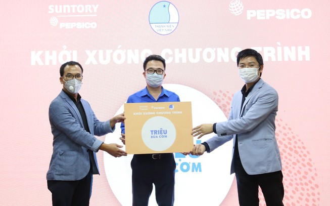 Đại diện Pepsico và Hội Liên hiệp thanh niên Việt Nam khởi xướng chương trình “Triệu bữa cơm”