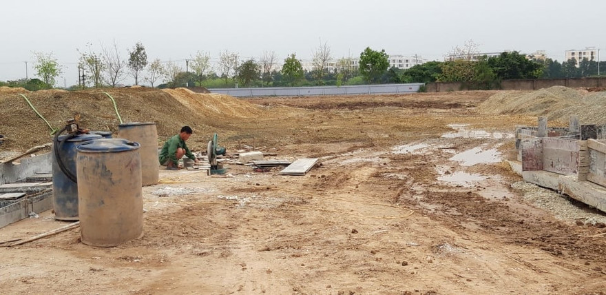 Dự án đang thực hiện xây dựng đoạn đường tạm theo quy hoạch và dọn dẹp mặt bằng, khơi thông hệ thống mương thoát nước.