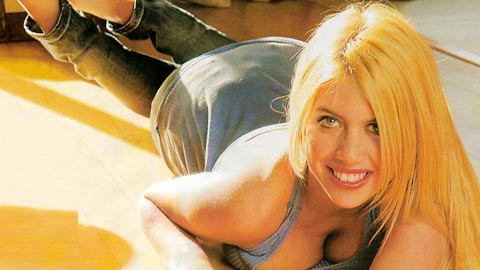 Maradona lộ chuyện tình một đêm với mỹ nhân bốc lửa