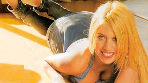 Maradona lộ chuyện tình một đêm với mỹ nhân bốc lửa