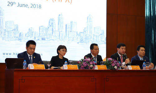 Ban Lãnh đạo Hải Phát Invest lắng nghe tiếp nhận và trả lời các câu hỏi từ các Nhà đầu tư và các chuyên gia phân tích 