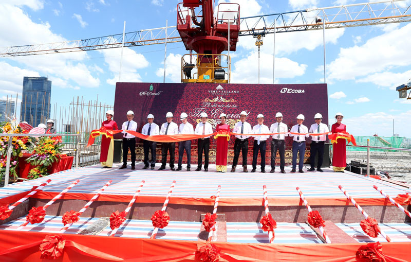 Cất nóc trước thời hạn, The Emerald khẳng định uy tín với khách hàng