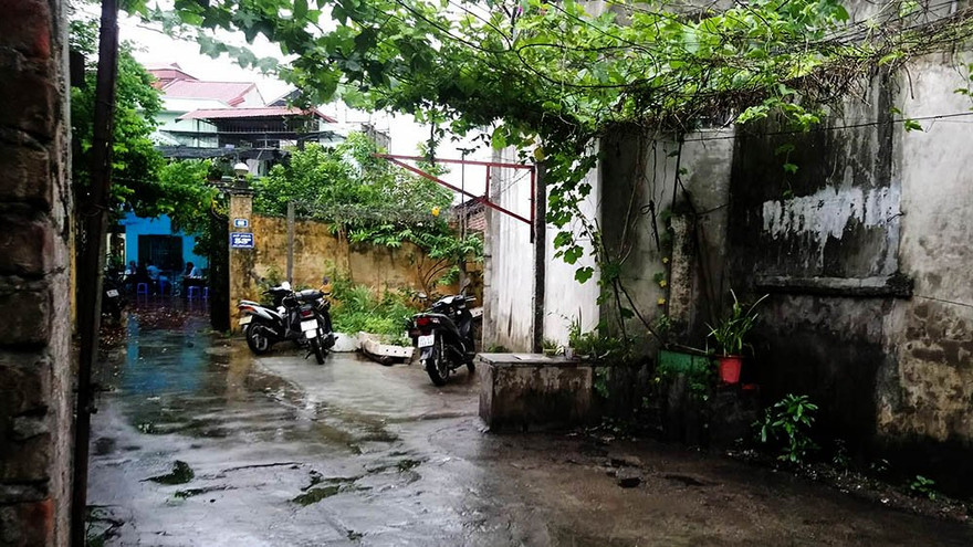 Lối vào căn nhà nhỏ của Trung tá Khuất Mạnh Trí ở thị xã Sơn Tây, Hà Nội 