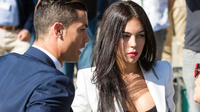 C.Ronaldo giận lây sang cả bạn gái sau thất bại trước Barcelona
