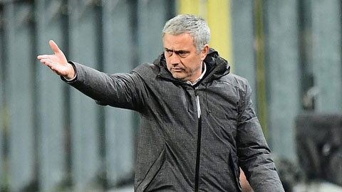 Mourinho dùng vô chiêu thắng hữu chiêu