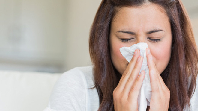 Hiện tượng hắt xì hơi vào buổi sáng gây phiền toái không nhỏ (Ảnh minh họa)