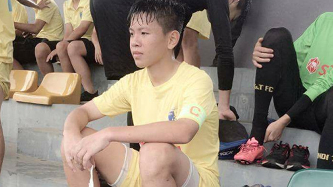 Trung vệ Vũ Tiến Long của U15 Hà Nội.