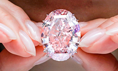 Pink Star được bán với mức giá hơn 71,1 triệu USD. Ảnh: CNN