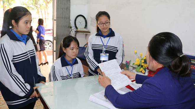 Học sinh đăng ký dự thi Kỳ thi THPT Quốc gia 2017