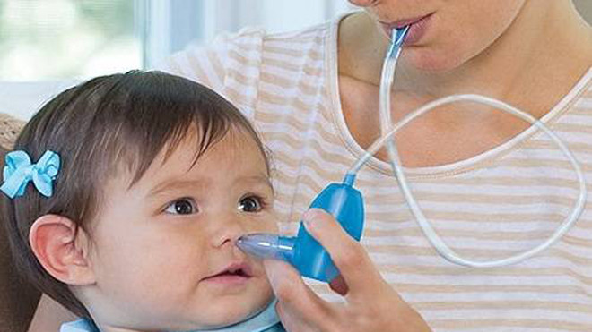 Ẩn họa từ dụng cụ hút mũi cho trẻ nhỏ