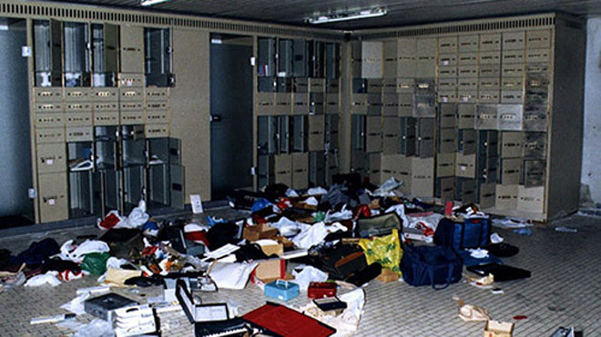 Về vụ trộm trên, người ta không biết chính xác xảy ra và lúc nào, chỉ đoán được vào thời điểm nào đó trong hai ngày cuối tuần 15 và 16/2/2003. Sự việc được phát hiện vào sáng ngày 17/2, khi có đến 123 tủ ký gửi kim cương trong tổng số 160 tủ ở căn hầm biế