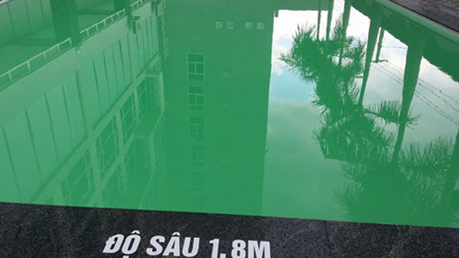 Bể bơi nơi bé Việt tử vong. Ảnh: CTV.