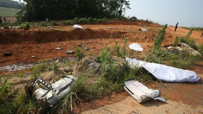 Hiện trường máy bay rơi ở Hàn Quốc. Ảnh: Yonhap