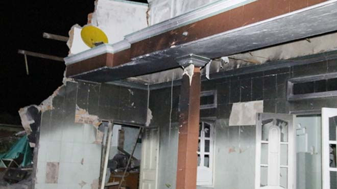 Một phần căn nhà anh Bé bị đổ sập