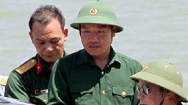 Thiếu tá Cường (giữa) sức khỏe khá tốt