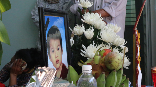 Di ảnh cháu Nguyễn Anh Đức.