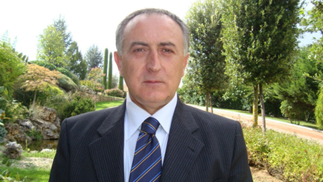 Ông Francesco Garofalo - thị trường San Sossio Baronia. Ảnh: Independent