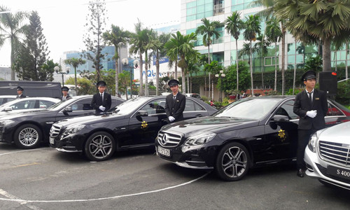 Một doanh nghiệp vừa tiết lộ đã đầu tư 50 tỷ đồng đầu tư các dòng xe Mercedes, BMW đời mới về Việt Nam để kinh doanh tại TP HCM. Ảnh: Vũ Lê