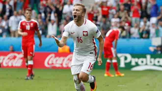 Kuba chứ không phải ai khác đang là người chơi hiệu quả nhất của Ba Lan giải này. Ảnh: Reuters.