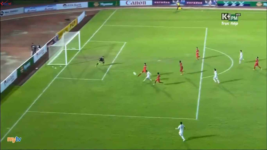 Xem bàn thắng quý giá của Công Vinh vào lưới Singapore