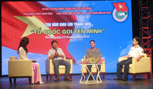 Các đại biểu tại chương trình giao lưu Tổ quốc gọi tên mình